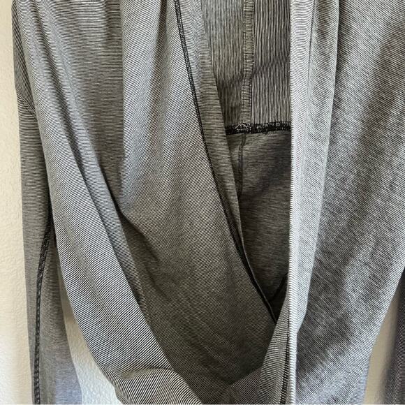 Lululemon Iconic Wrap Wee Stripe White Black - Picture 3 of 12